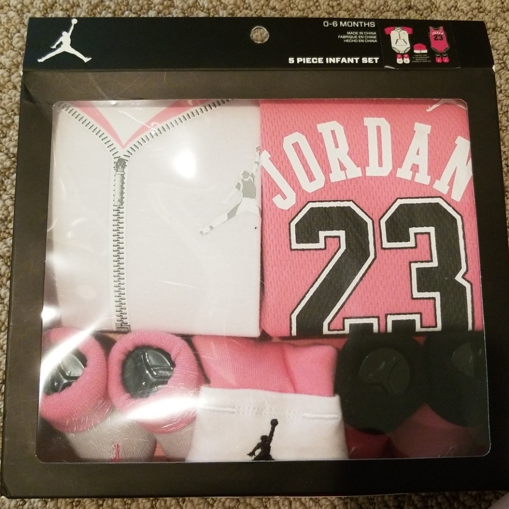 Infant onesie set